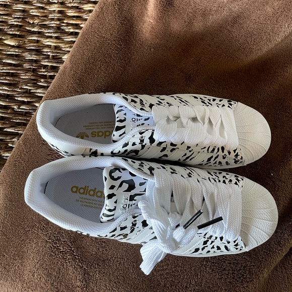 White Leopard Adidas - Picture 4 of 5